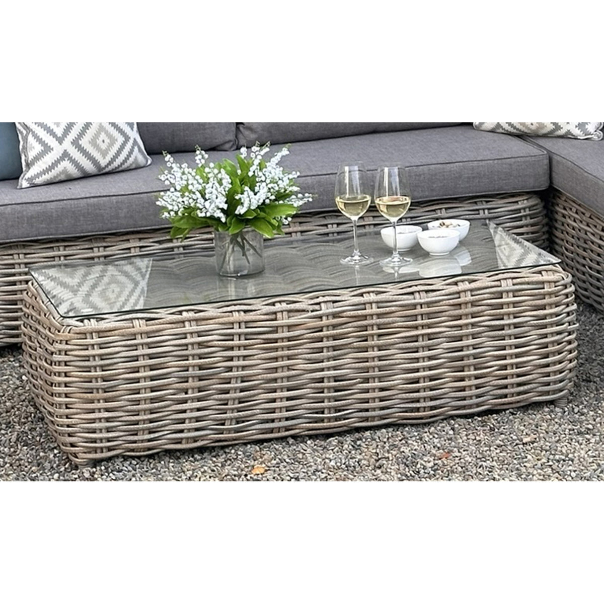 Amalfi woven wicker detail