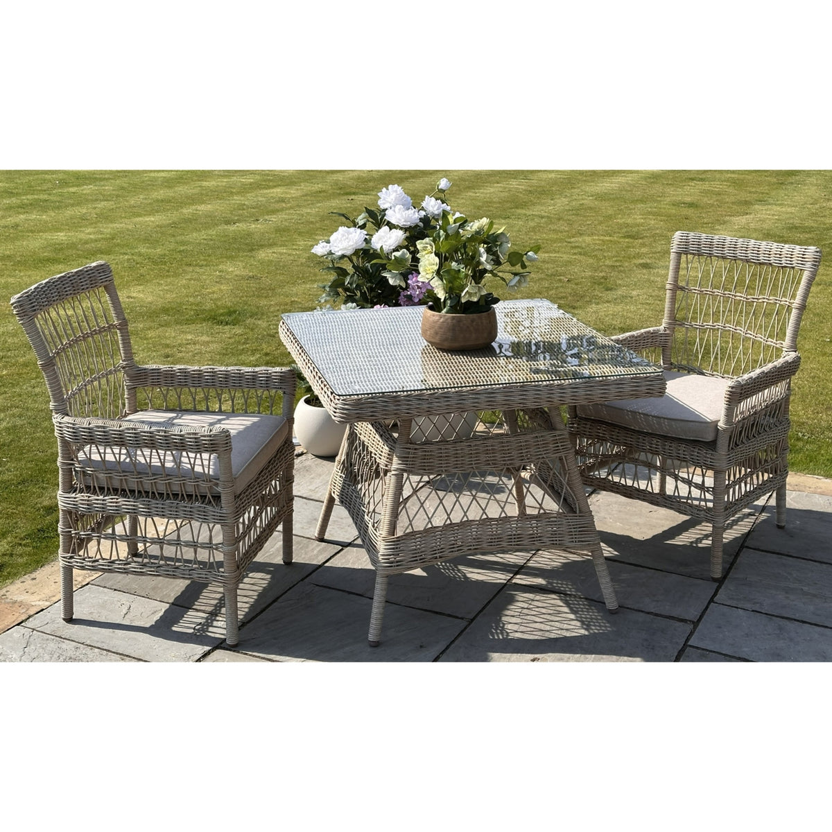 Provence dining set detail