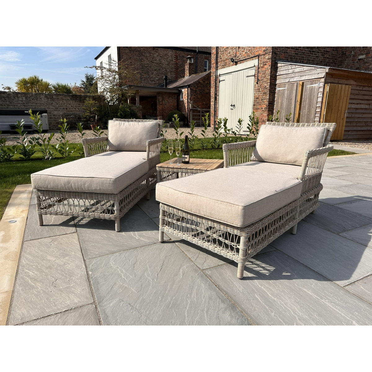 Provence sun lounger cut-out