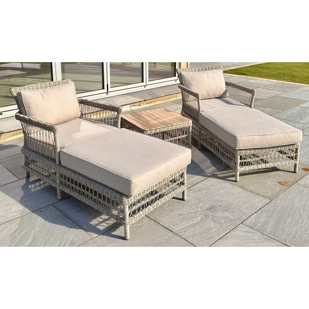 Provence sun lounger detail