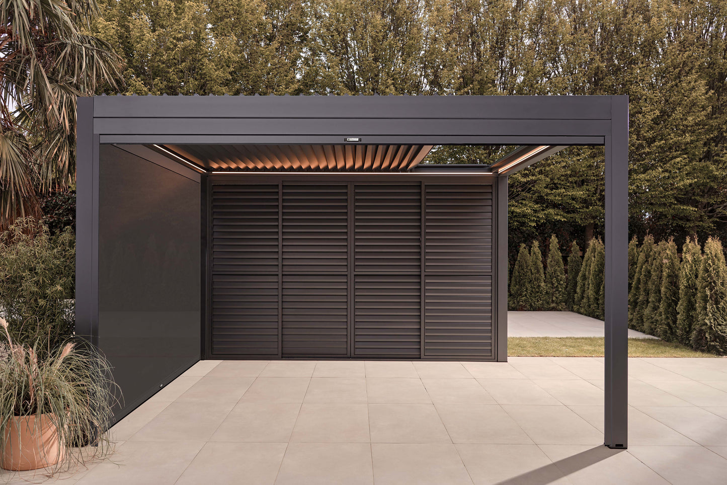 Luxe Electric Retractable Roof Pergola with screens up