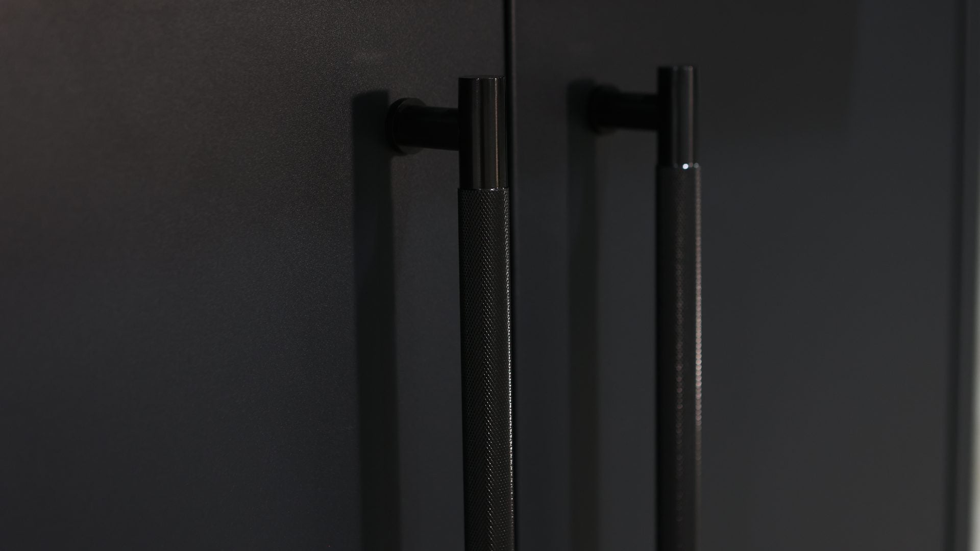 F4 Grill stainless black handles
