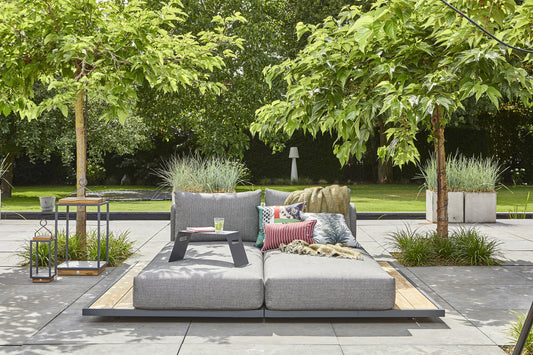 Kota Daybed in garden setting