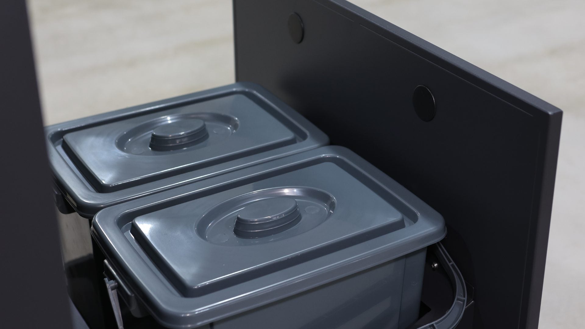 L-Shape 3.4m 65cm trash drawer, double bin, included in this layout